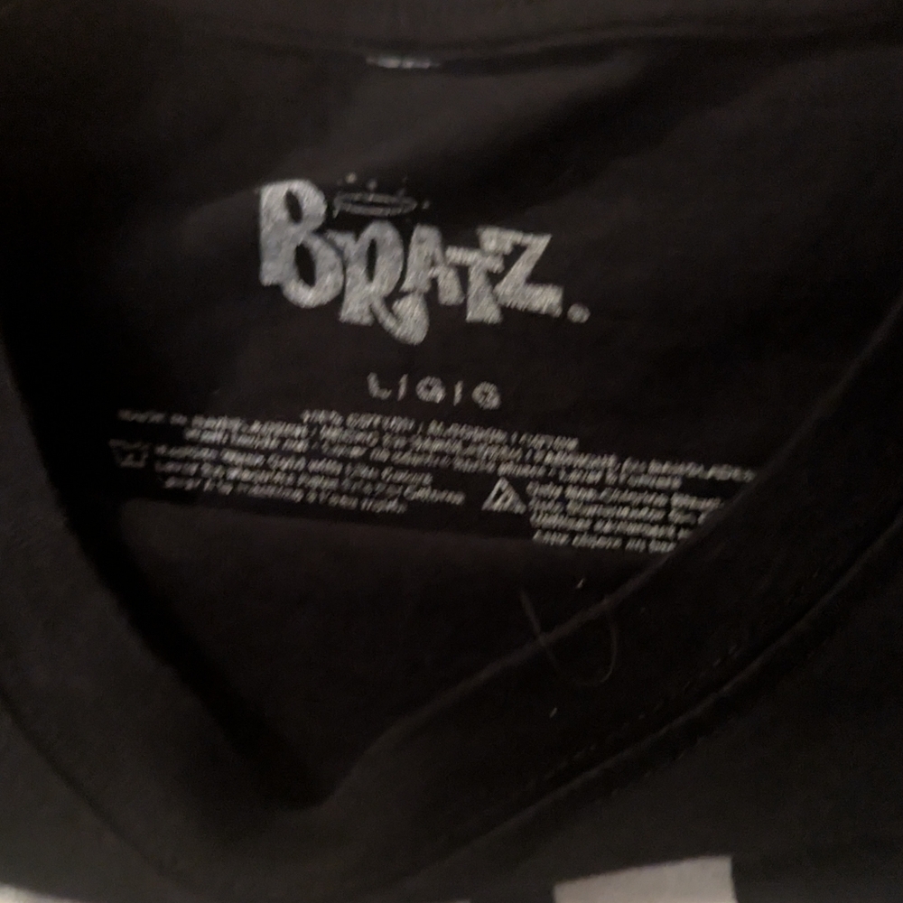 Bratz Passion 4 Fashion Graphic T Shirt Black Large Cloe Yasmin Sasha Jade - Picture 9 of 9